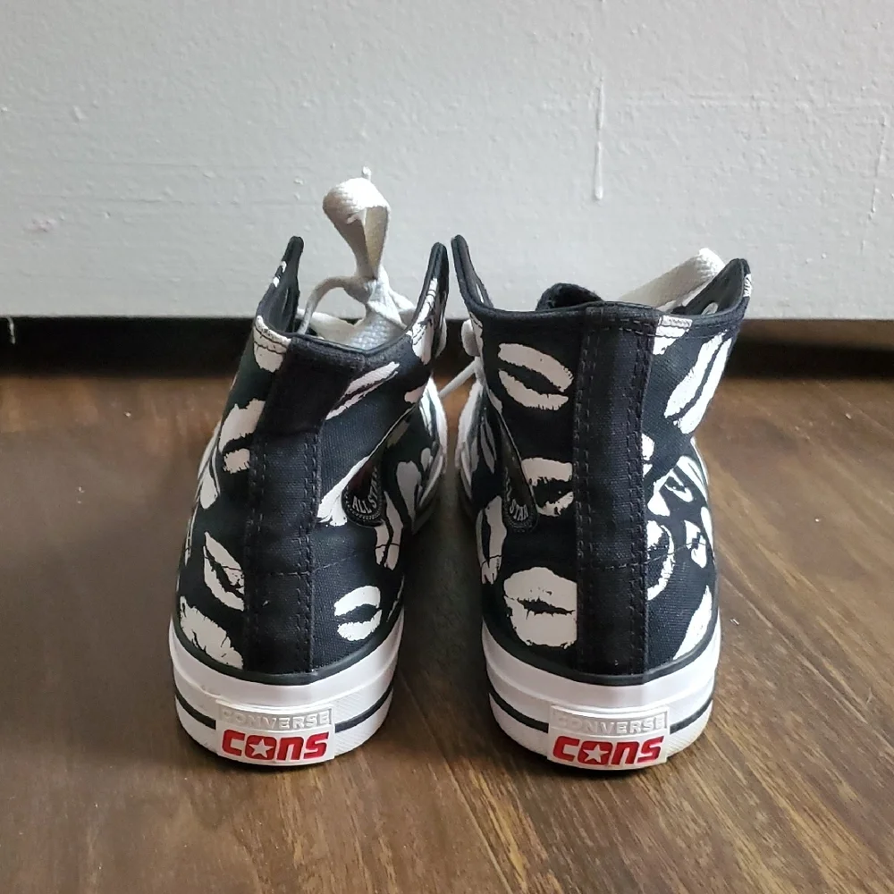 Converse Black and White Lip Print Sneakers - Picture 7 of 8